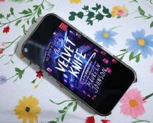 The Velvet Knife by Maureen Johnson Review